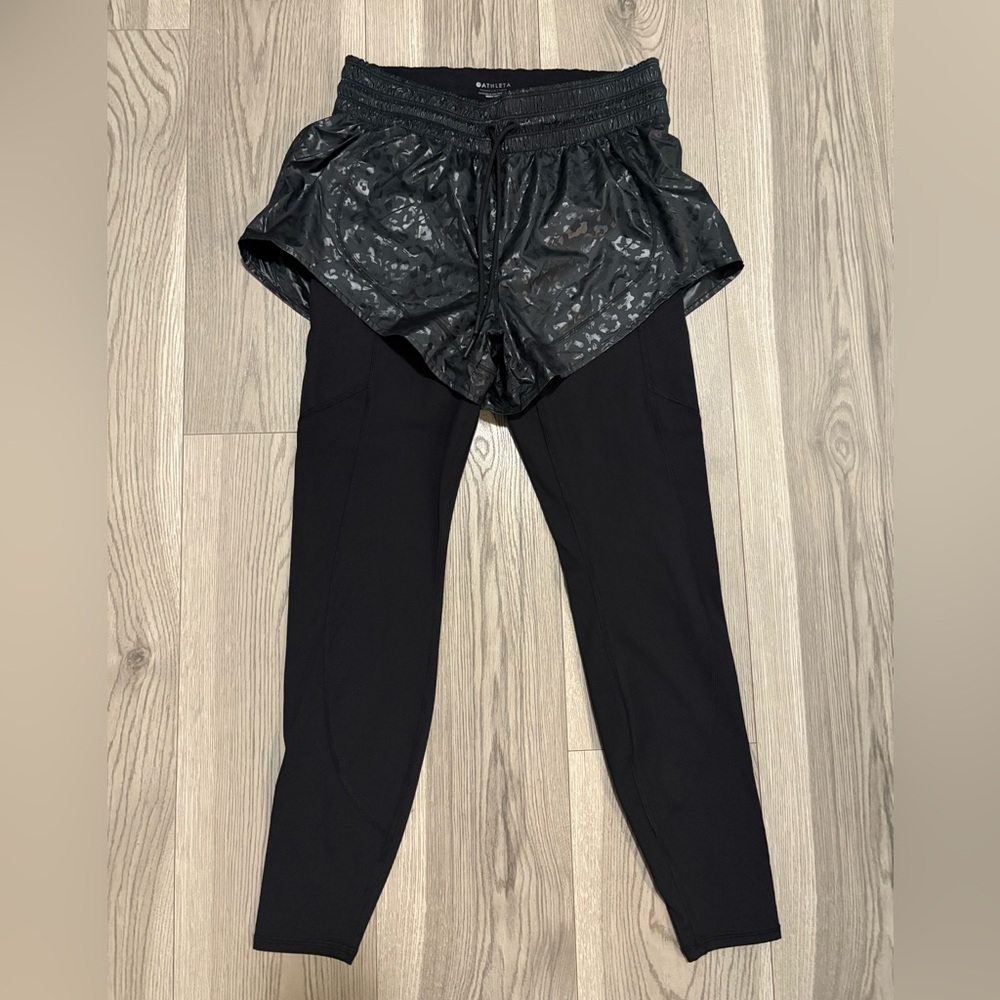Athleta Rainier 2-in-1 tights Black Size Small